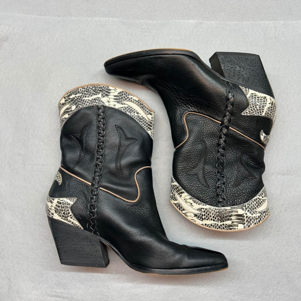 Dolce Vita Womens Black Leather Snakeskin Western Ankle Boots 8.5 Pointed Toe